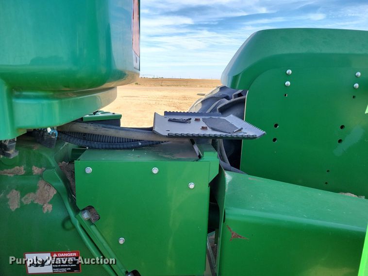 image for item LG9319 2011 John Deere 9430  4WD tractor