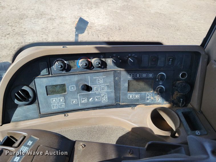 image for item LG9319 2011 John Deere 9430  4WD tractor