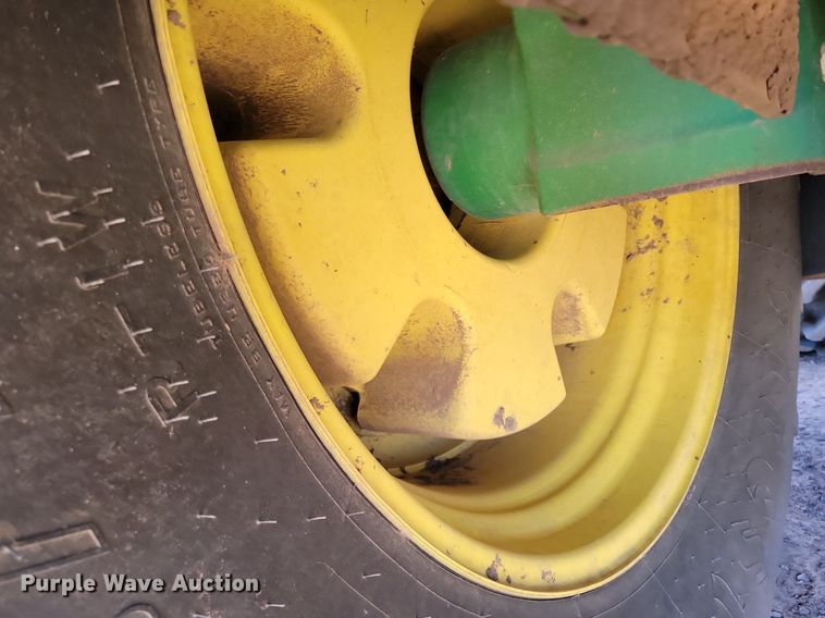 image for item LG9319 2011 John Deere 9430  4WD tractor