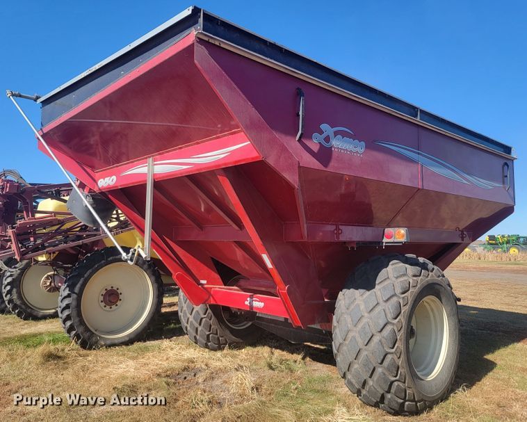 image for item LL9672 Demco 950  grain cart