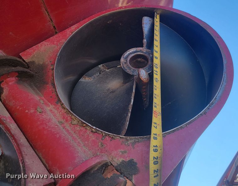 image for item LL9672 Demco 950  grain cart