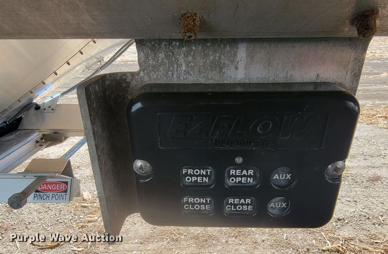 image for item LL9673 2020 Timpte Super Hopper  grain trailer