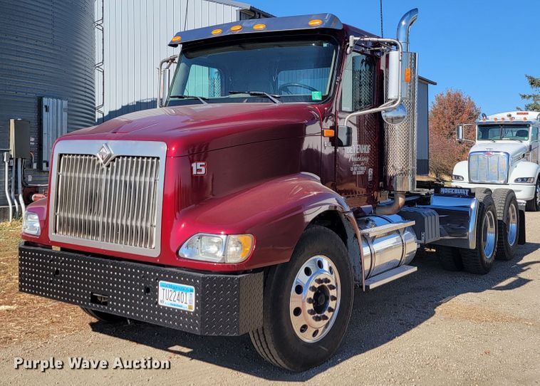 image for item LL9674 2005 International 9200i  semi truck