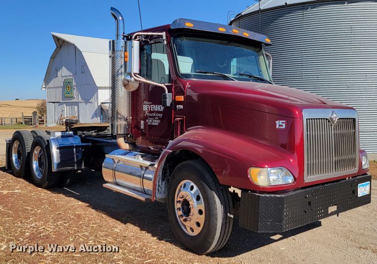 image for item LL9674 2005 International 9200i  semi truck