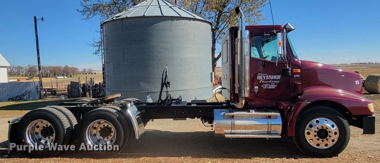 image for item LL9674 2005 International 9200i  semi truck