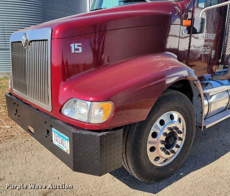 image for item LL9674 2005 International 9200i  semi truck