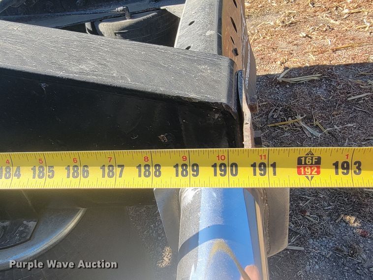 image for item LL9674 2005 International 9200i  semi truck