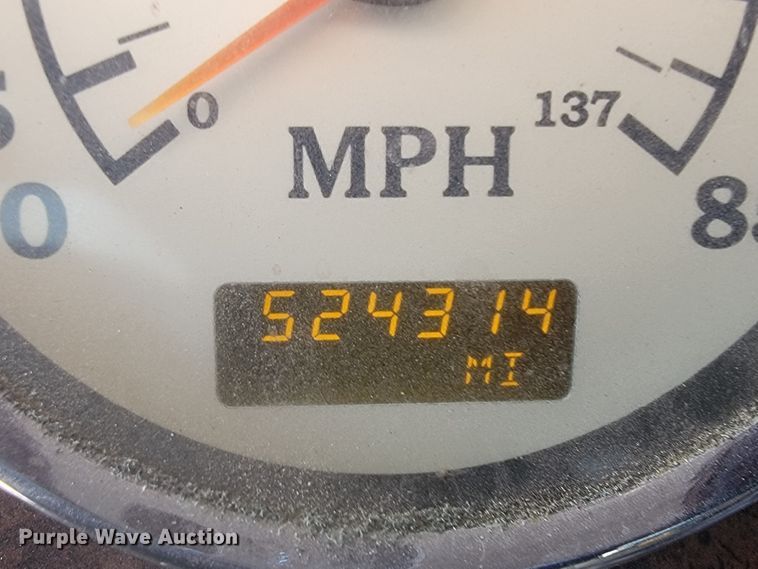 image for item LL9674 2005 International 9200i  semi truck