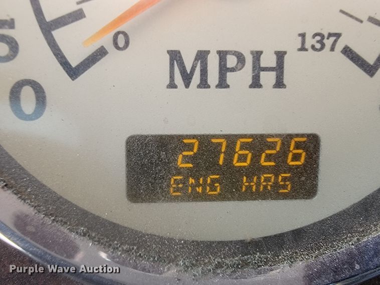 image for item LL9674 2005 International 9200i  semi truck