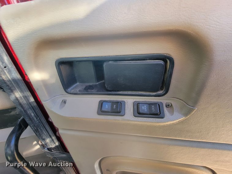 image for item LL9674 2005 International 9200i  semi truck