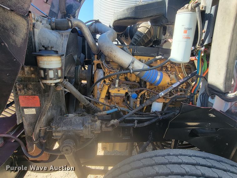 image for item LL9674 2005 International 9200i  semi truck