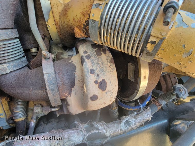 image for item LL9674 2005 International 9200i  semi truck