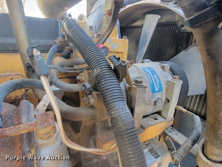 image for item LL9674 2005 International 9200i  semi truck