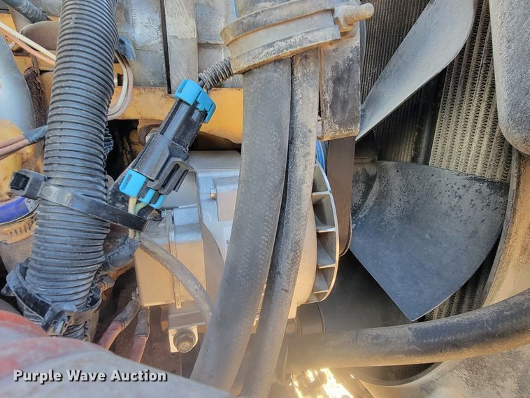 image for item LL9674 2005 International 9200i  semi truck