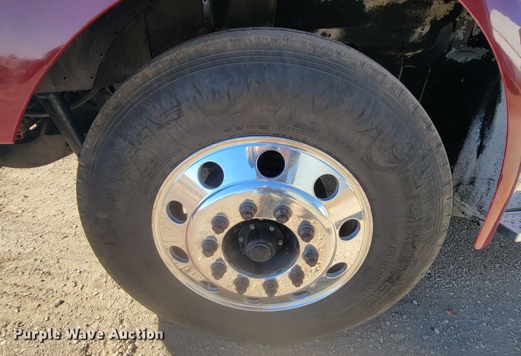 image for item LL9674 2005 International 9200i  semi truck