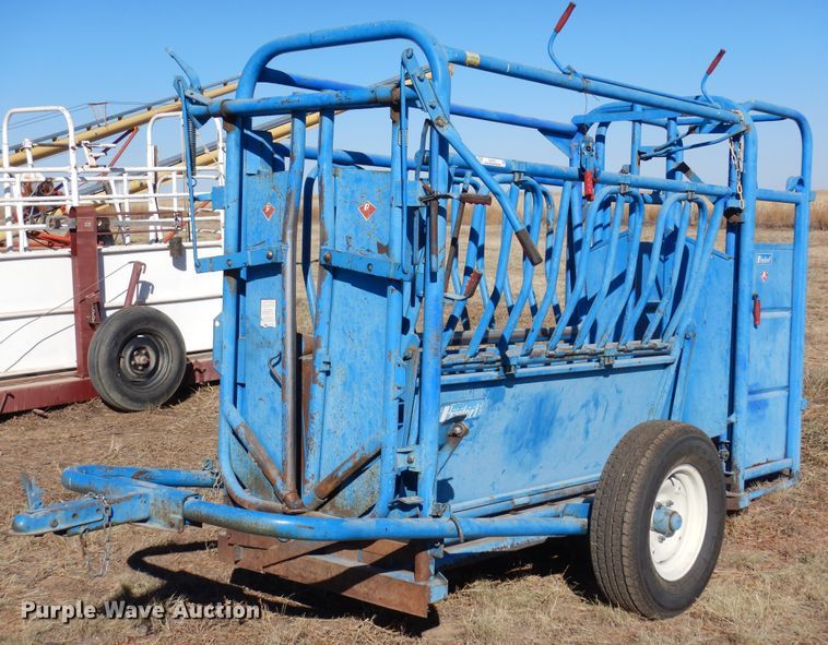 image for item LN9793 Priefert 85  squeeze chute