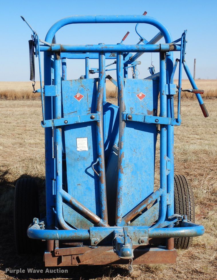 image for item LN9793 Priefert 85  squeeze chute