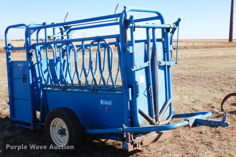 image for item LN9793 Priefert 85  squeeze chute