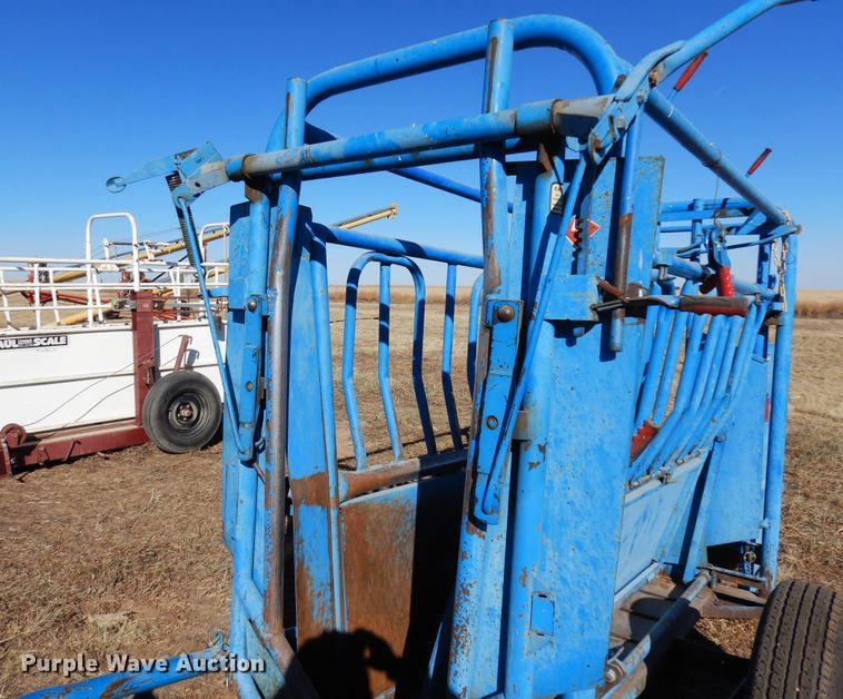 image for item LN9793 Priefert 85  squeeze chute