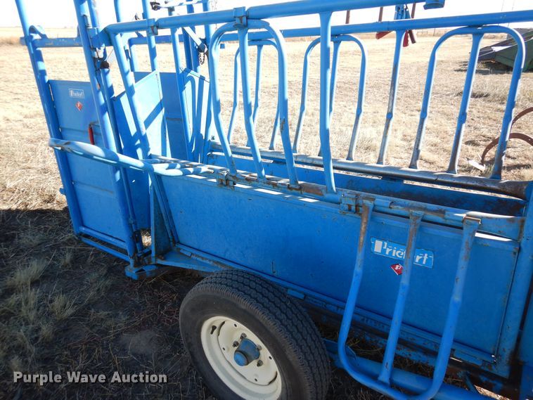 image for item LN9793 Priefert 85  squeeze chute