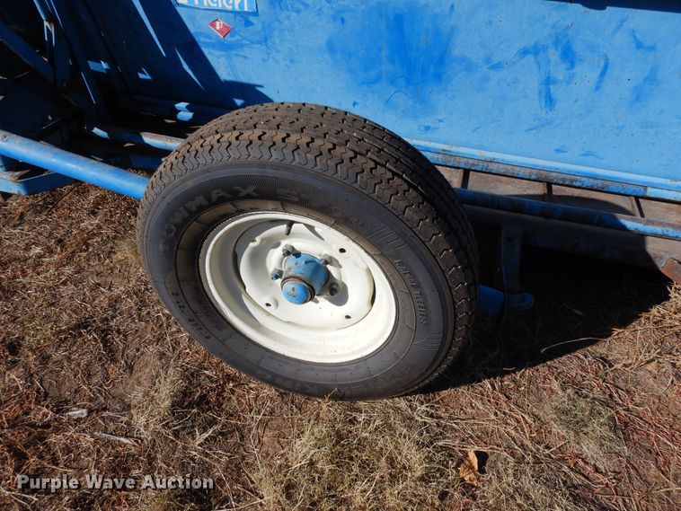 image for item LN9793 Priefert 85  squeeze chute