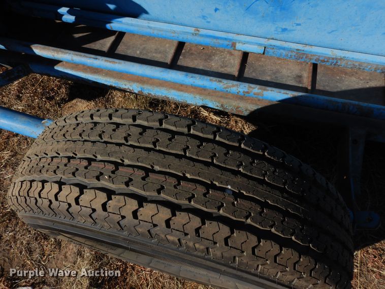 image for item LN9793 Priefert 85  squeeze chute