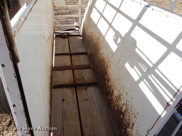 image for item LN9794 Paul Scale 305 3000  livestock scale