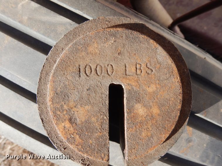 image for item LN9794 Paul Scale 305 3000  livestock scale