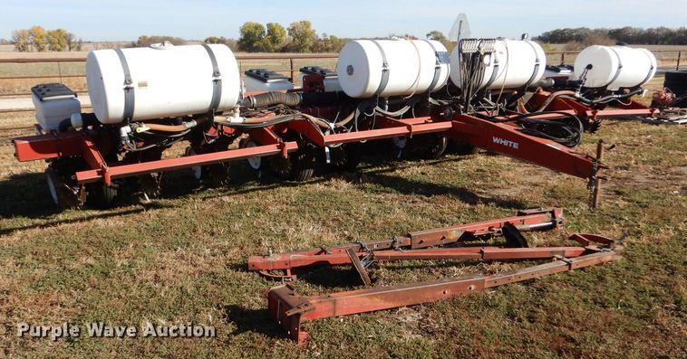 image for item LU9758 White 6100  planter