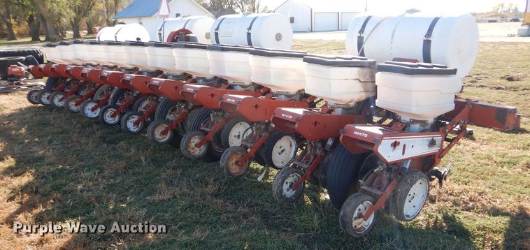 image for item LU9758 White 6100  planter