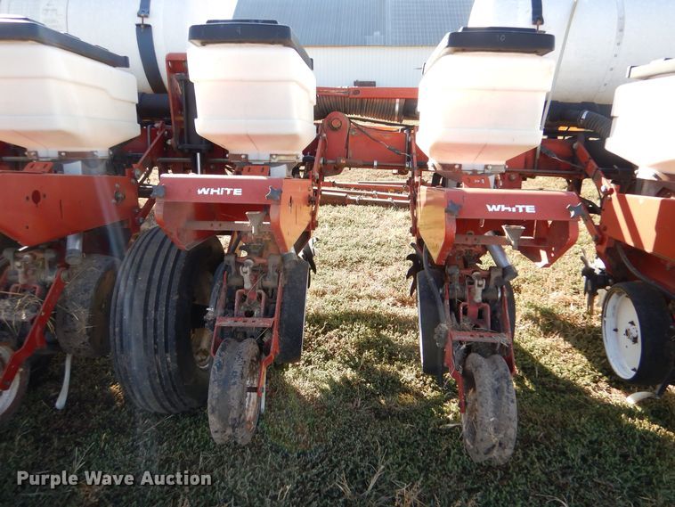 image for item LU9758 White 6100  planter