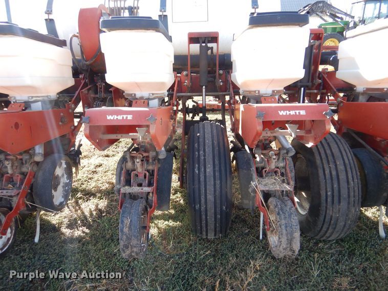 image for item LU9758 White 6100  planter