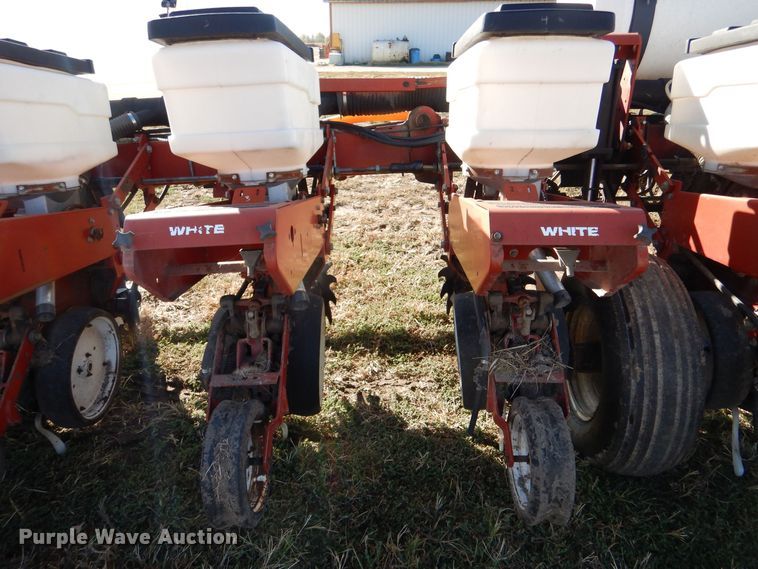 image for item LU9758 White 6100  planter