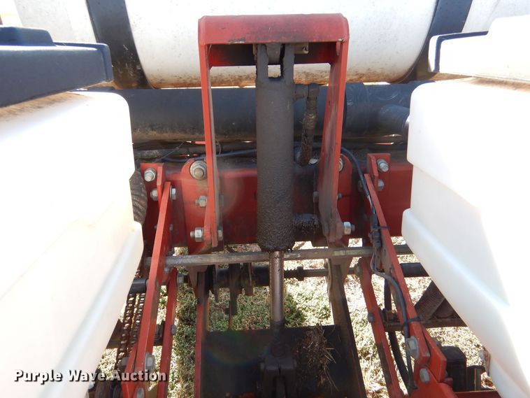 image for item LU9758 White 6100  planter