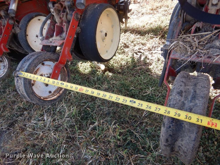 image for item LU9758 White 6100  planter