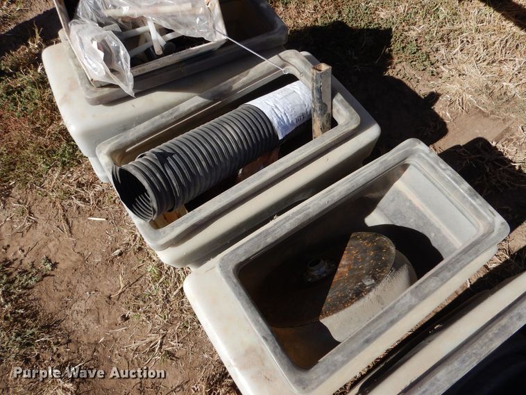 image for item LU9758 White 6100  planter