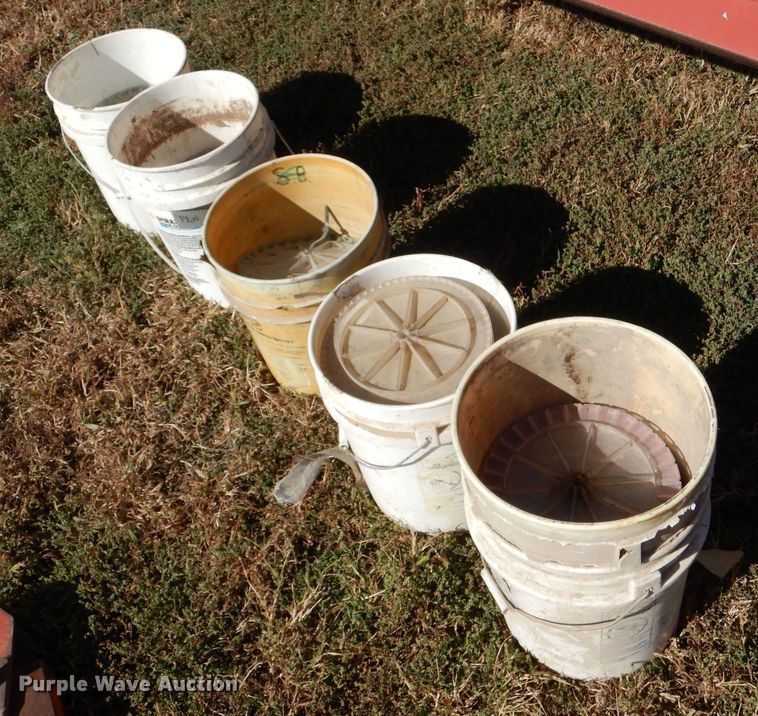 image for item LU9758 White 6100  planter