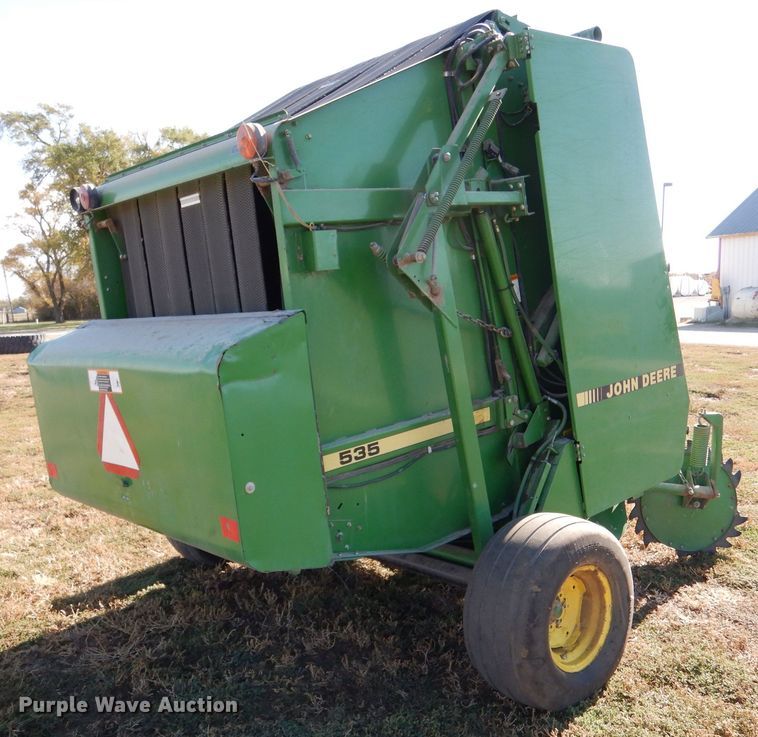 image for item LU9759 1995 John Deere 535  round baler