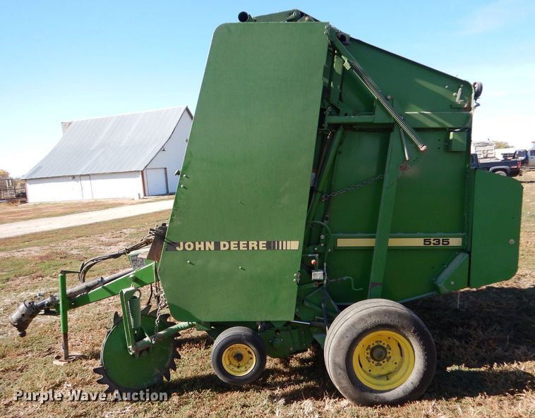 image for item LU9759 1995 John Deere 535  round baler