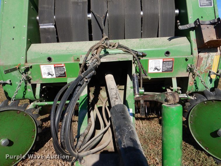 image for item LU9759 1995 John Deere 535  round baler