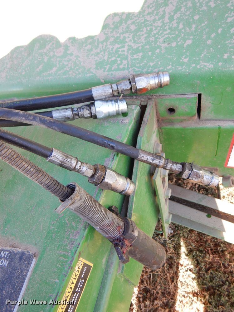 image for item LU9759 1995 John Deere 535  round baler