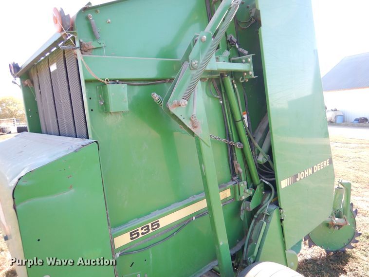 image for item LU9759 1995 John Deere 535  round baler