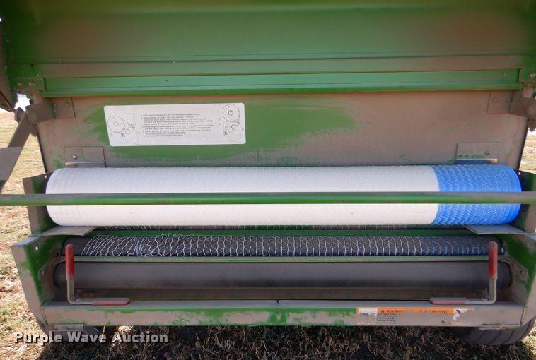 image for item LU9759 1995 John Deere 535  round baler