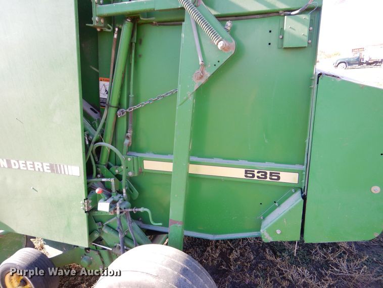 image for item LU9759 1995 John Deere 535  round baler