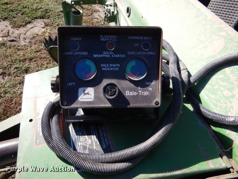 image for item LU9759 1995 John Deere 535  round baler