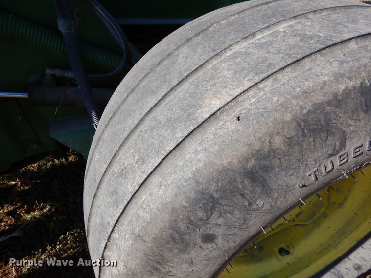 image for item LU9759 1995 John Deere 535  round baler