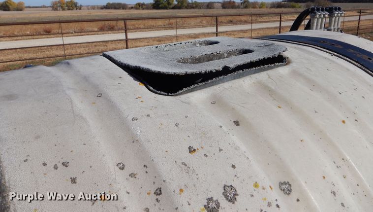 image for item LU9760 White 5100  planter