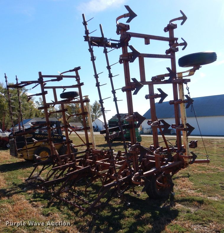 image for item LU9762 Krause  field cultivator