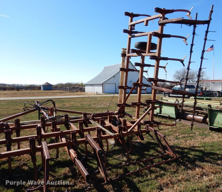 image for item LU9762 Krause  field cultivator