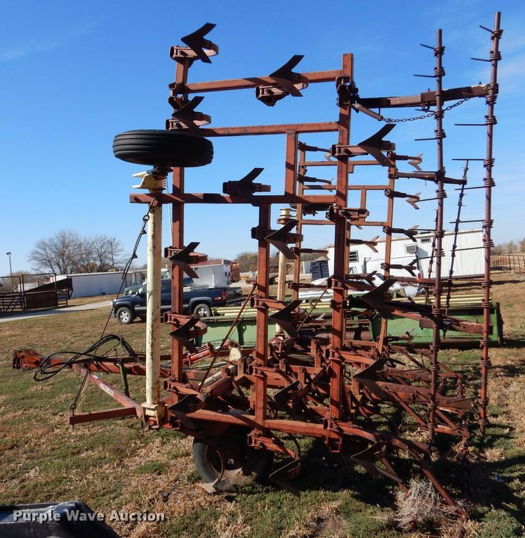 image for item LU9762 Krause  field cultivator